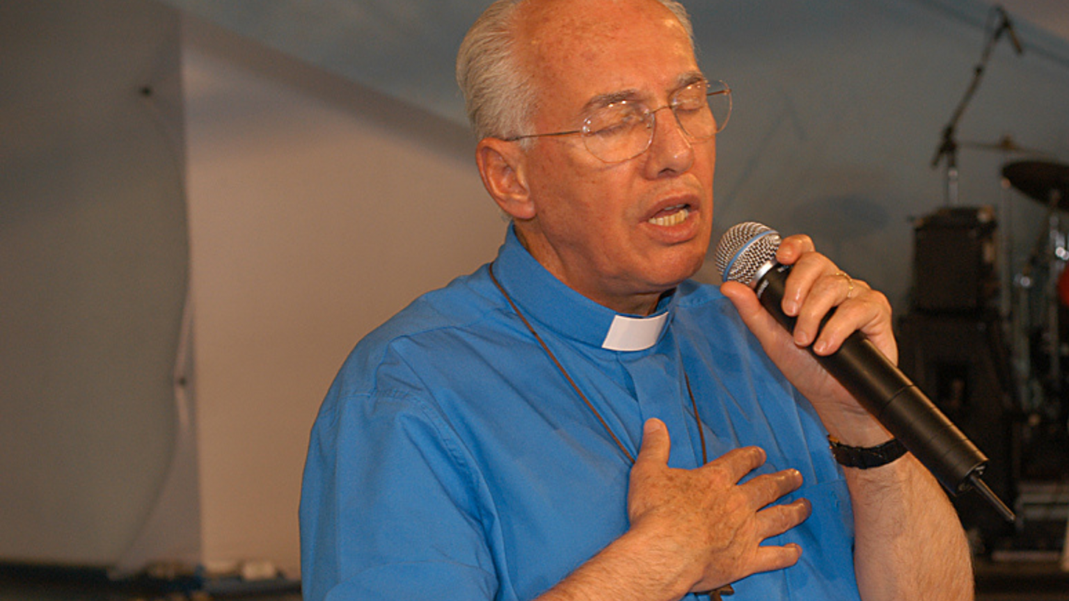 Padre-Jonas-e-o-Tau--1536x864.png